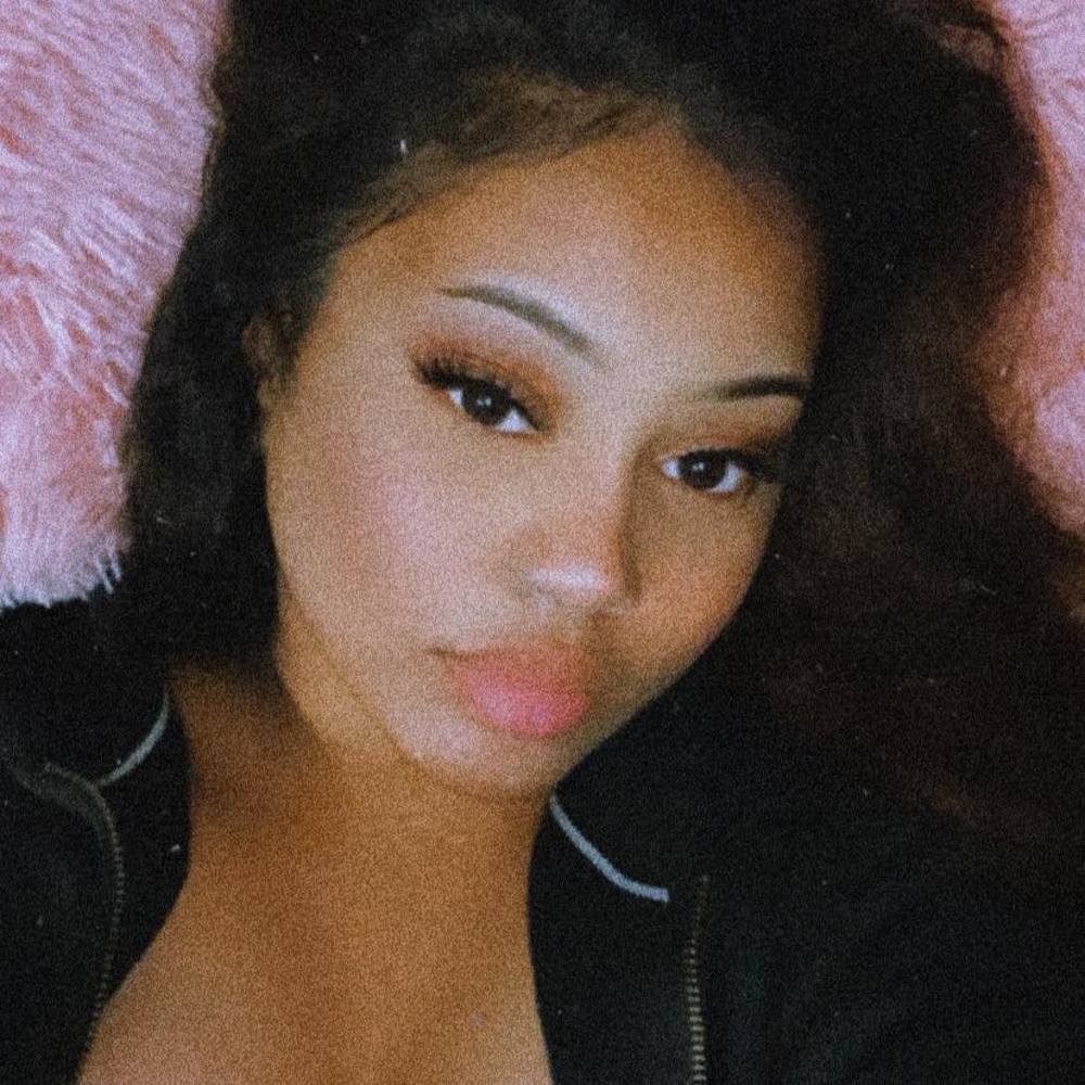 Meet your Posher, Rina